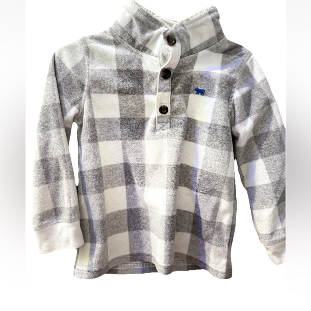 Carter’s Pullover Sweater – Size 3T Classic Carter’s pullover sweater in size 3T